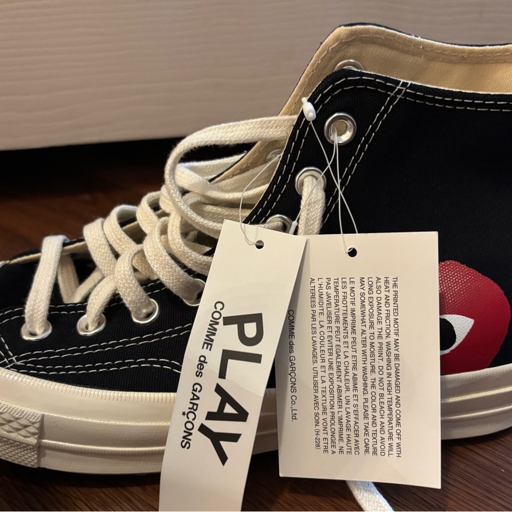 Converse - Picture 3 of 3